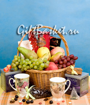 раскощный чайно фруктовый подарочный набор в корзинке