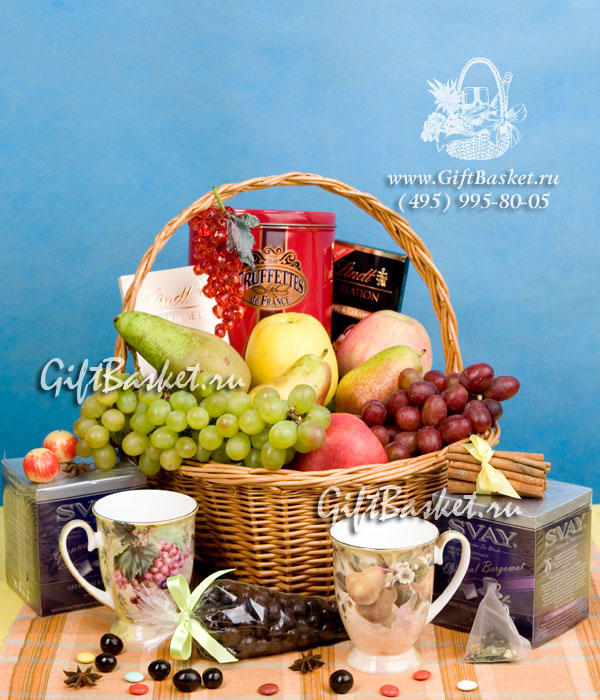 раскощный чайно фруктовый подарочный набор в корзинке