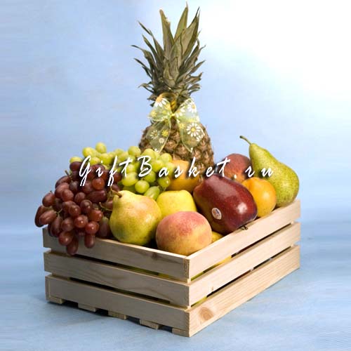 экзотические фрукты в реечном ящике